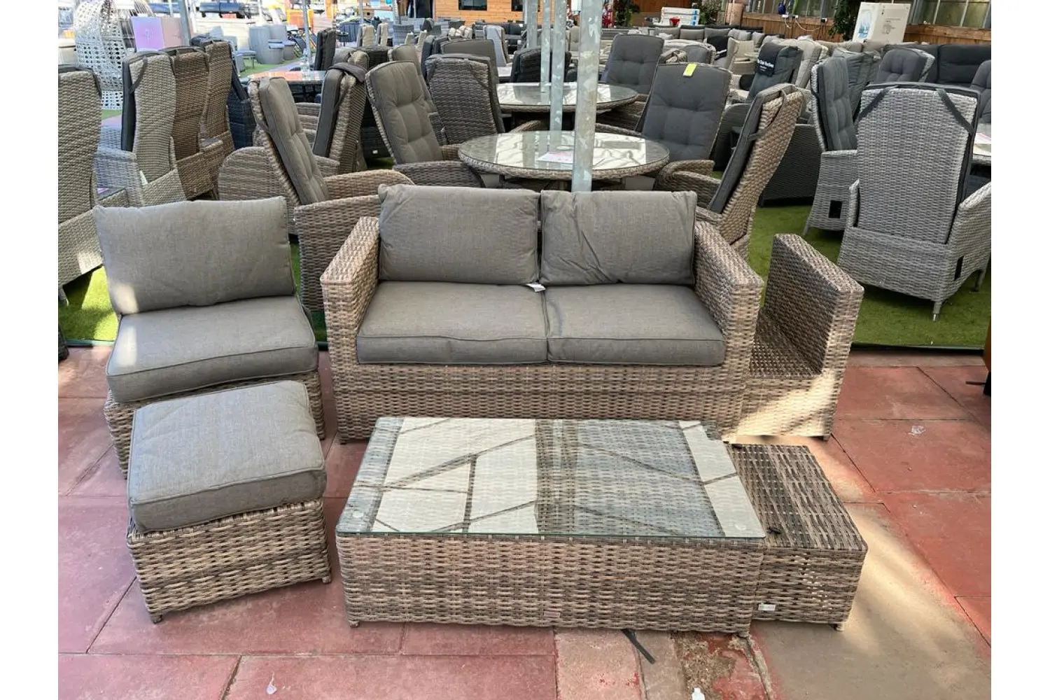 Sapcote 6pc Hideaway Lounge Set in Brown Rattan - photo 3