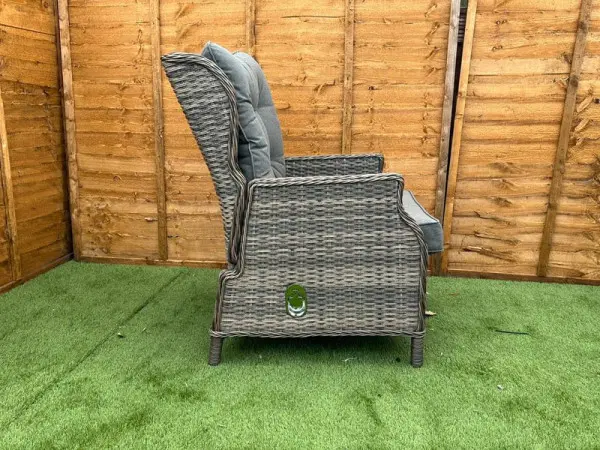 Recline in seconds with the side handle