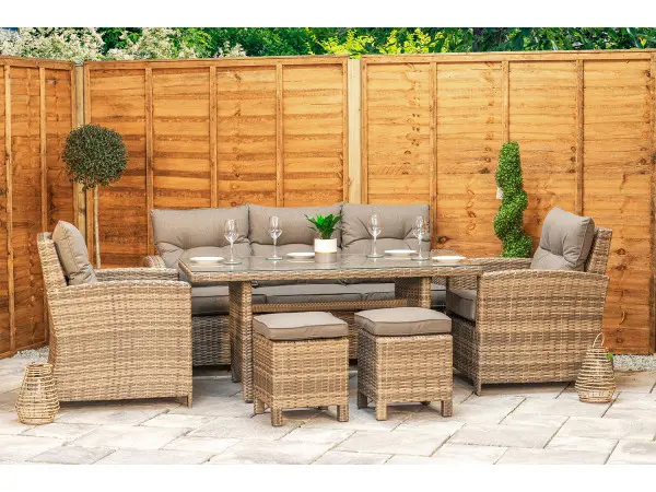 Lounge and dine from the same set, on the same patio