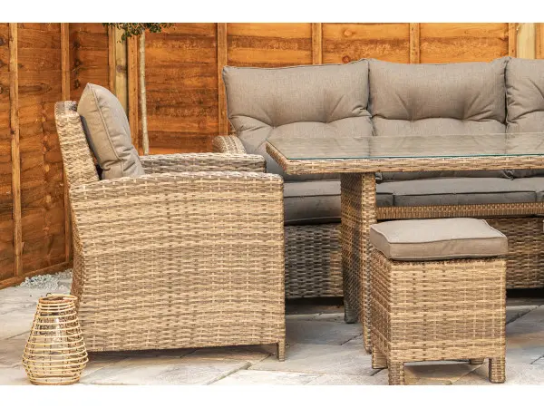 Brown rattan for warm-tone gardens