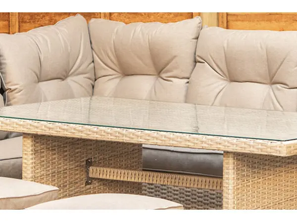Natural tone, outdoor-ready HDPE rattan