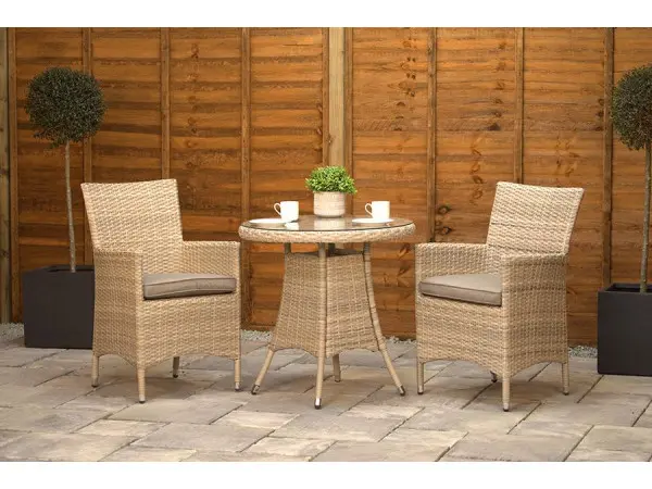Natural cream tone for classic gardens