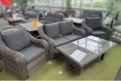 Oakham 4 Seater Sofa Lounge Set with Height Adjustable Table in Grey