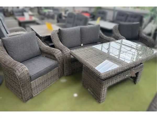 One table covers drinks-low and dining-high